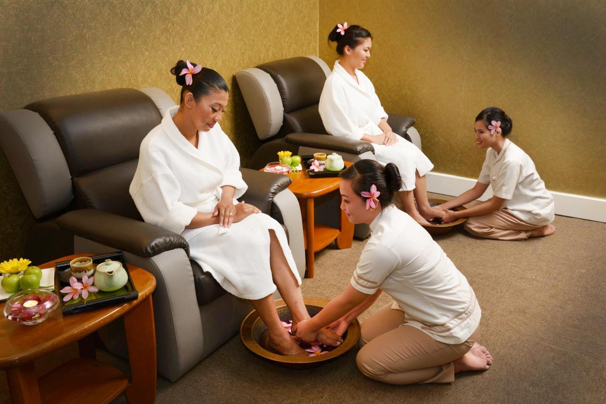 Hotel Grand Lexis Port Dickson Zewnętrze zdjęcie Thai foot massage