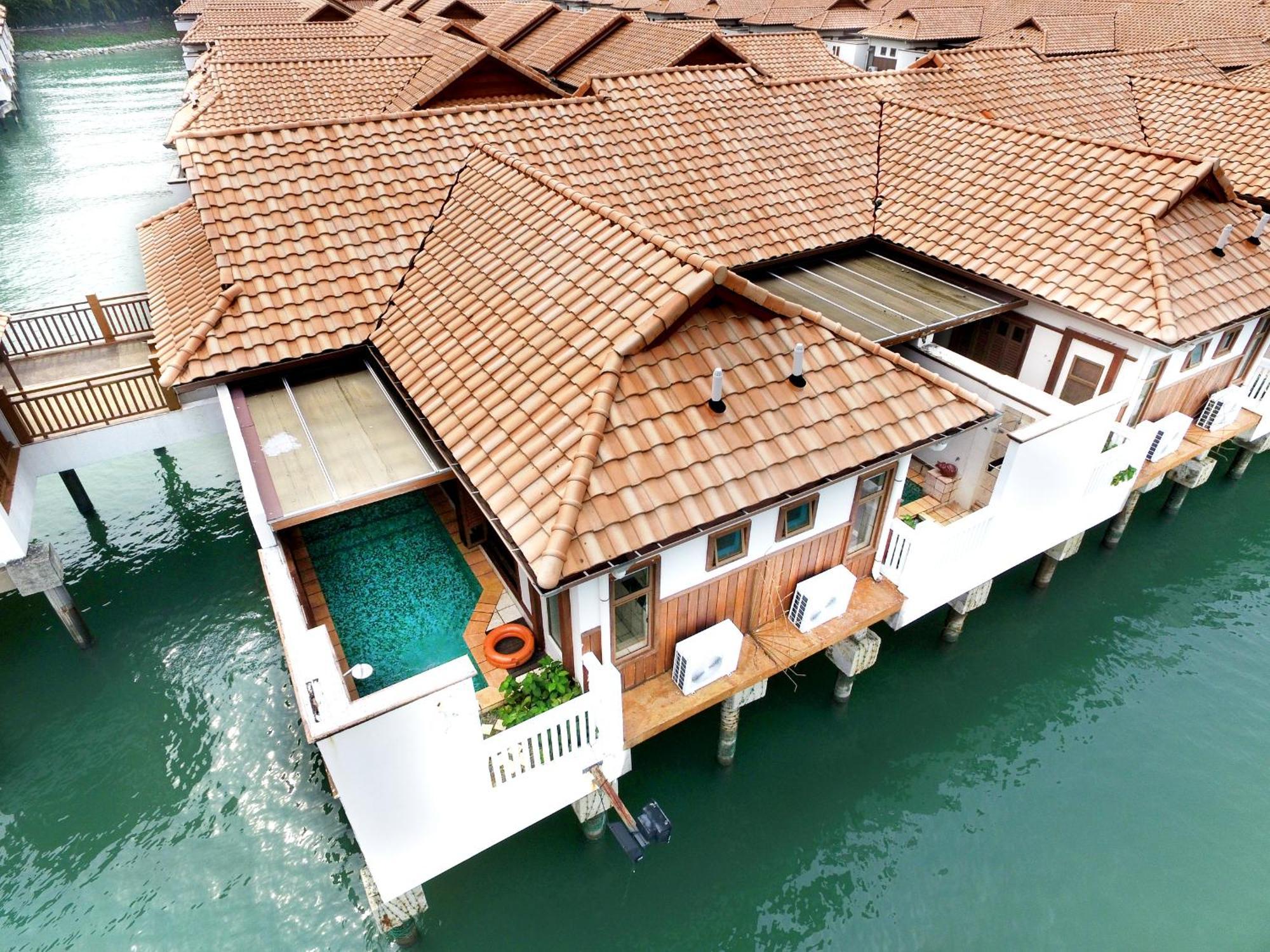 Hotel Grand Lexis Port Dickson Zewnętrze zdjęcie Overwater villas