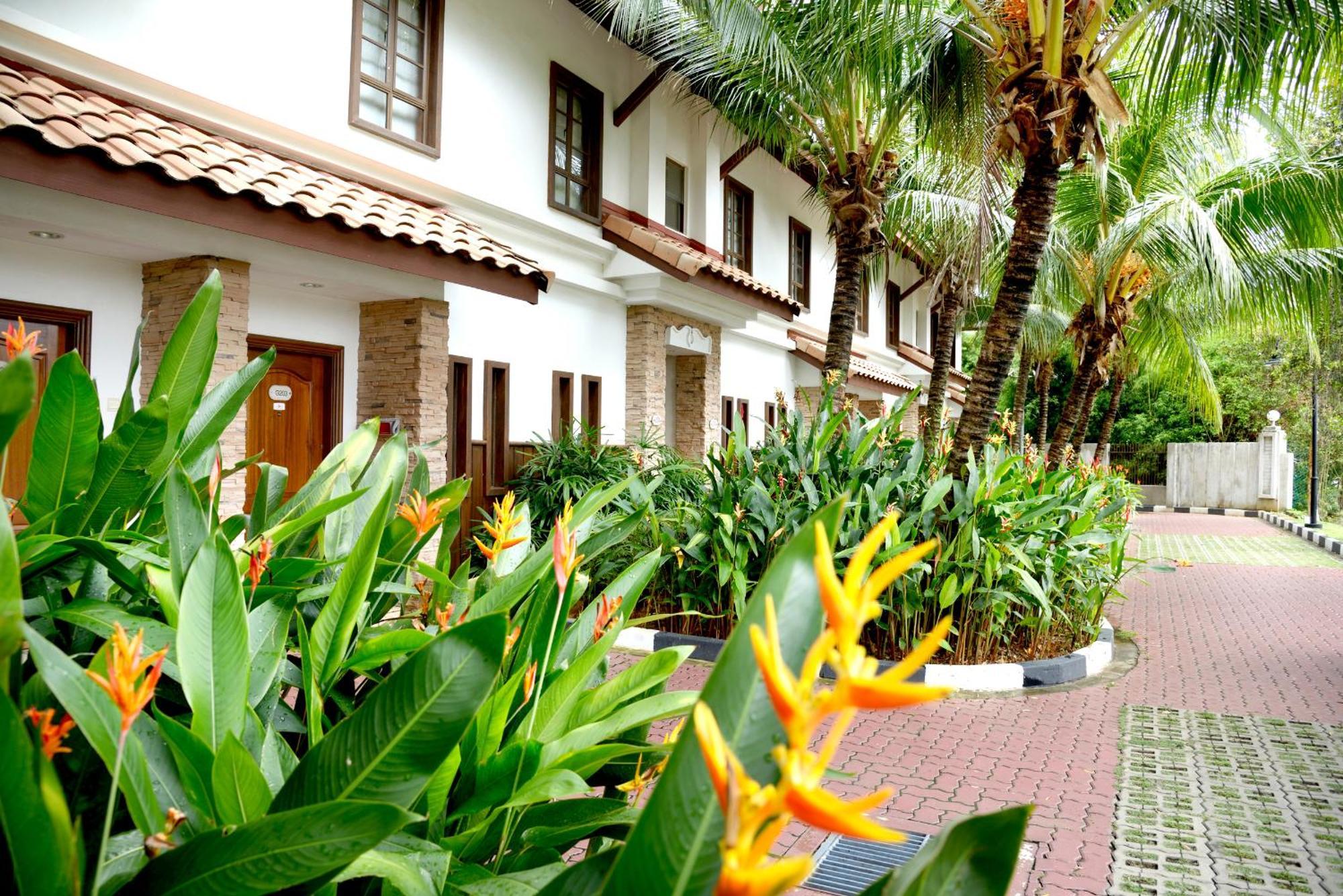 Hotel Grand Lexis Port Dickson Zewnętrze zdjęcie The hotel's exterior
