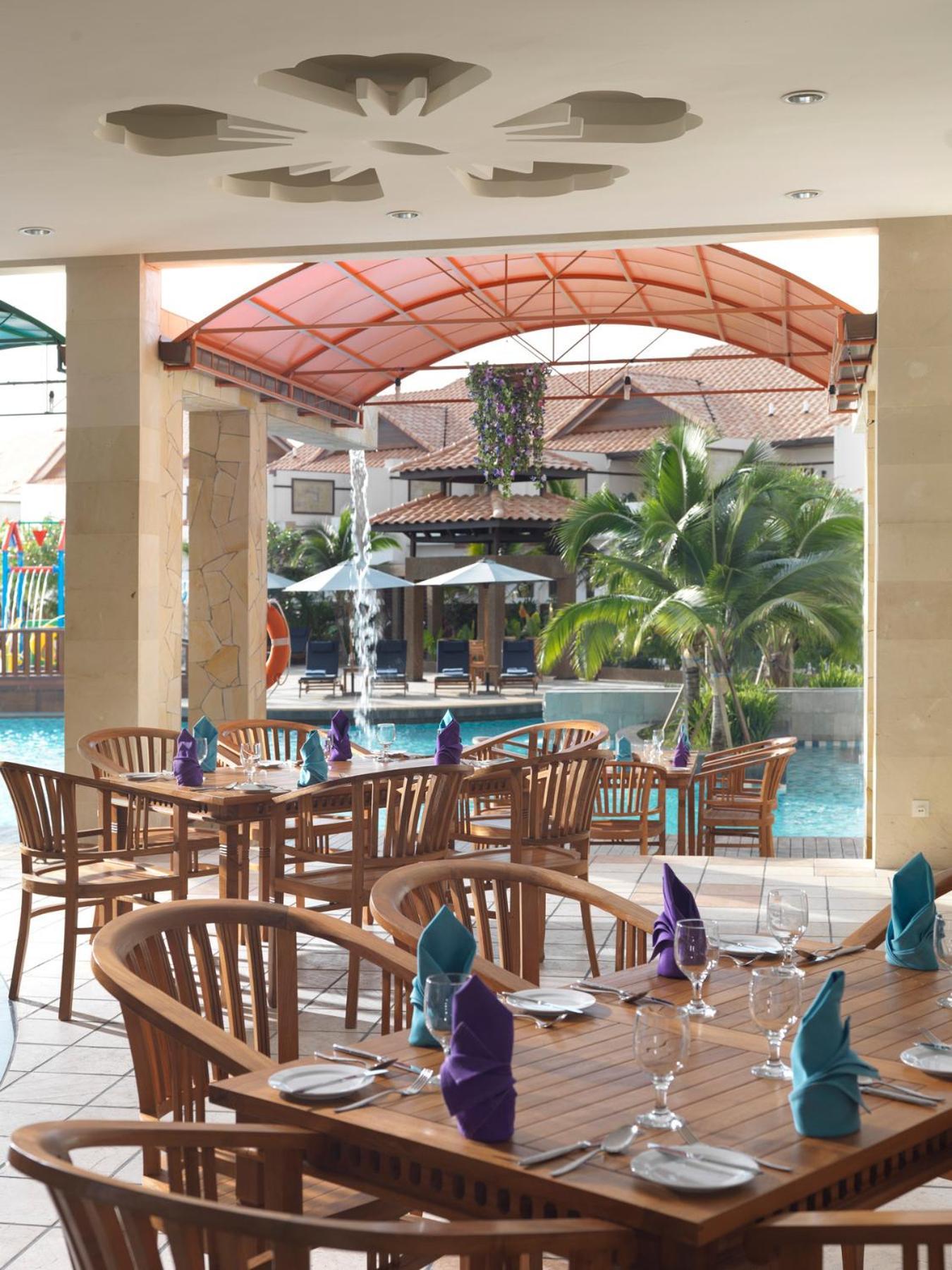Hotel Grand Lexis Port Dickson Zewnętrze zdjęcie The poolside restaurant