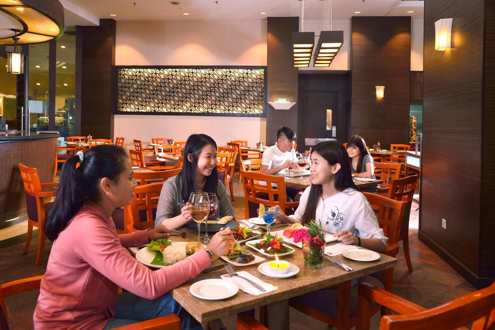 Hotel Grand Lexis Port Dickson Zewnętrze zdjęcie A restaurant in Vietnam