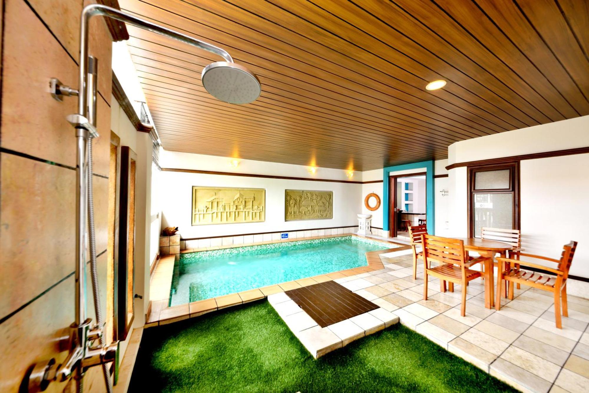 Hotel Grand Lexis Port Dickson Zewnętrze zdjęcie A private onsen in a hotel
