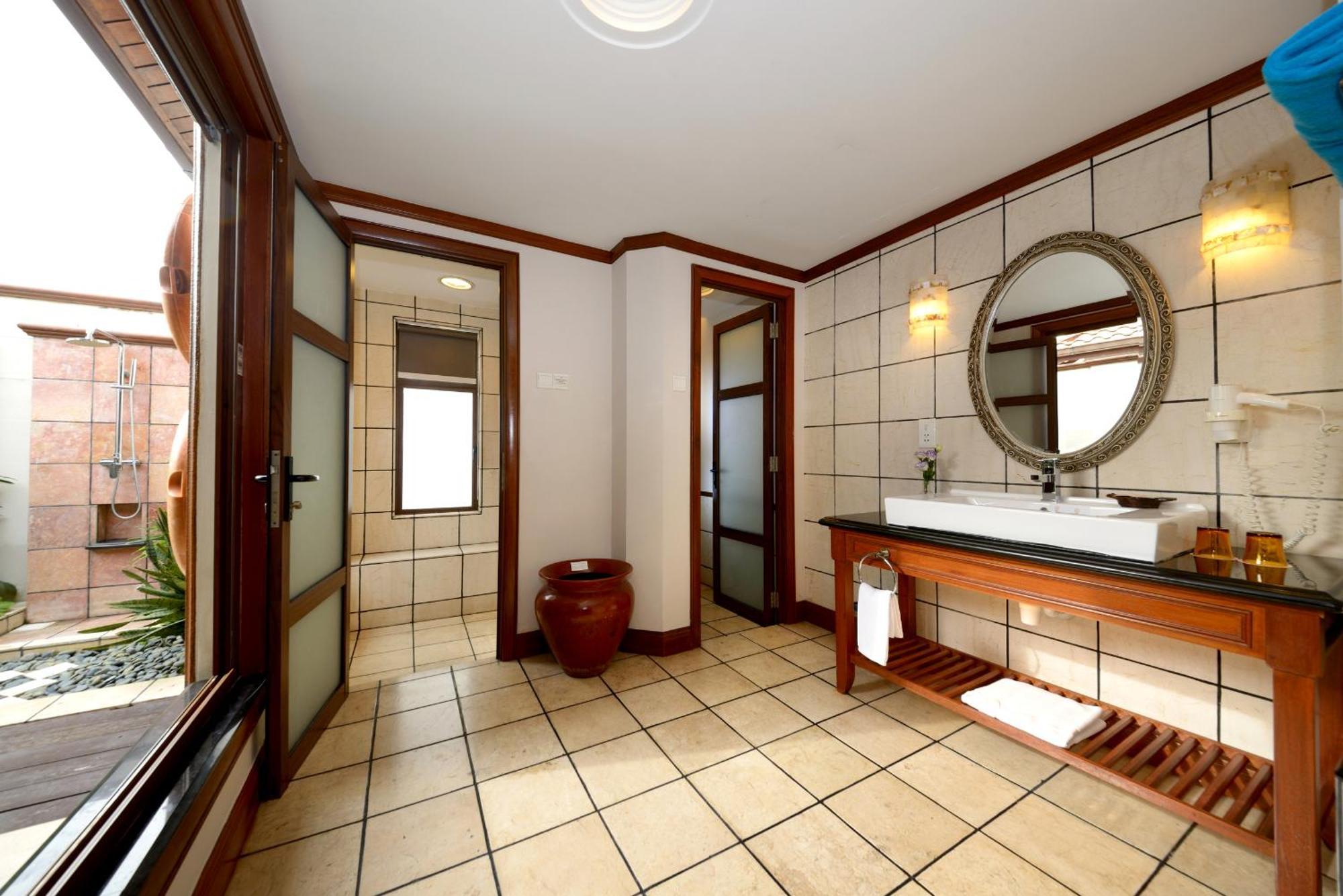 Hotel Grand Lexis Port Dickson Zewnętrze zdjęcie Bathroom